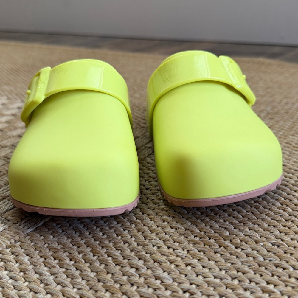 Mini Melissa Kids’ Green/Brown Water Resistant Cozy Clog—1 - Picture 8 of 12